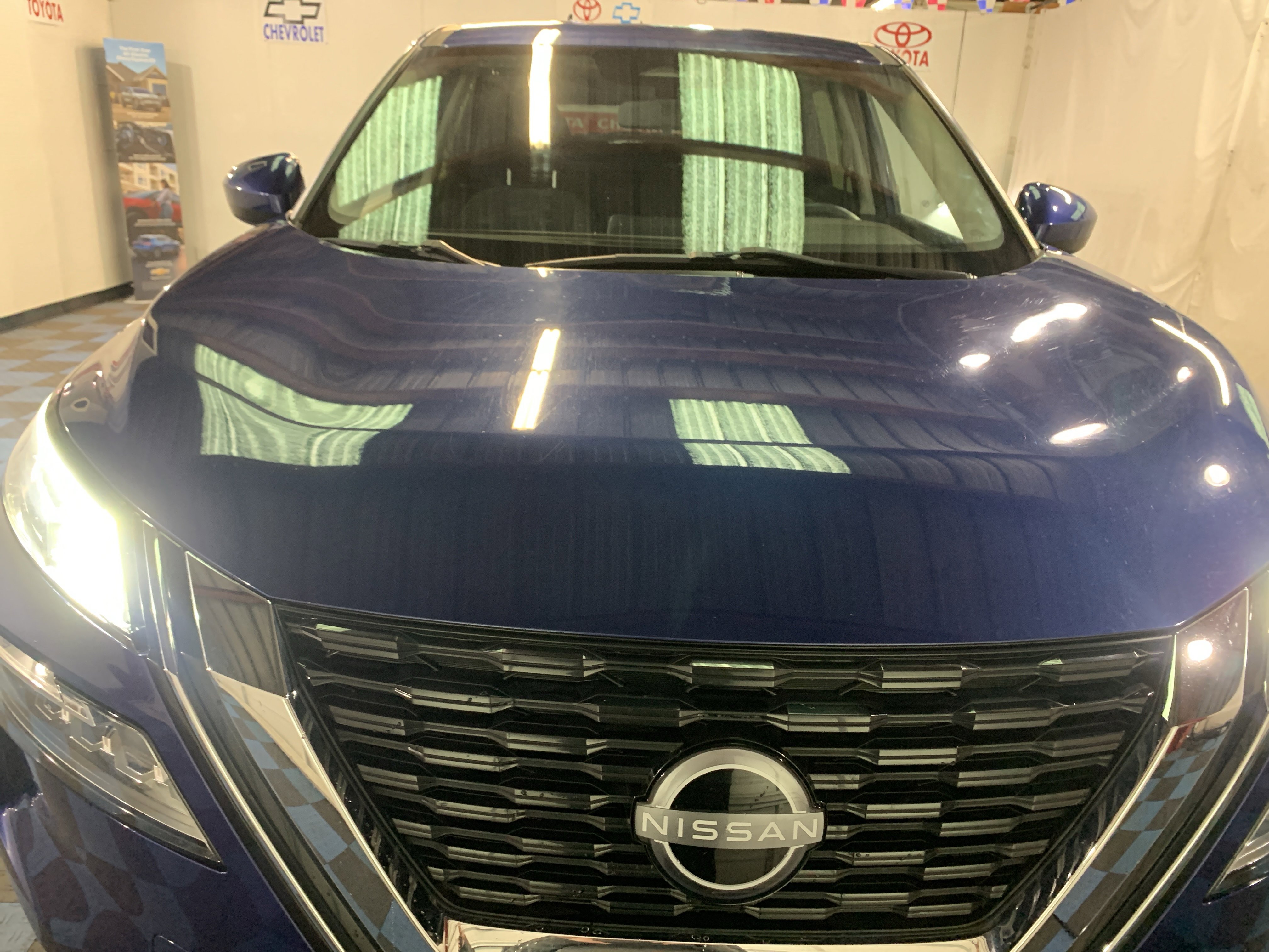 2023 Nissan Rogue SV photo 3