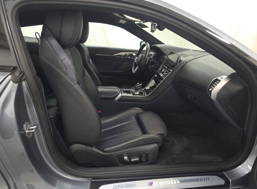 2022 BMW M850I - Image 2