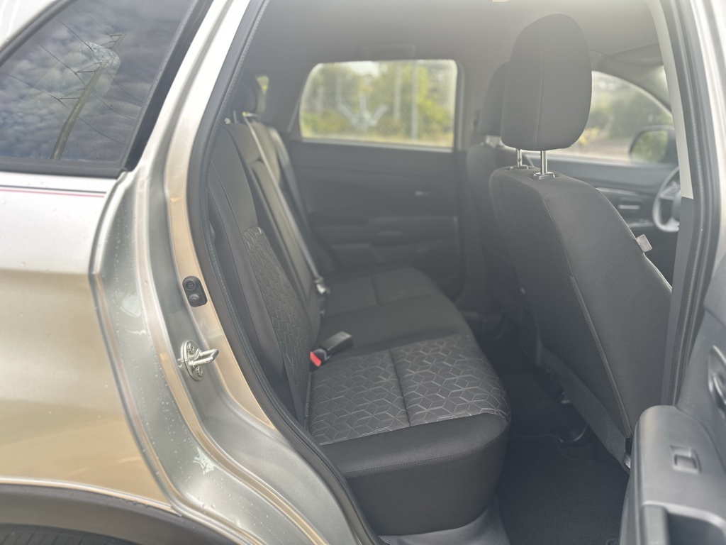 2023 Mitsubishi Outlander Sport ES photo 17