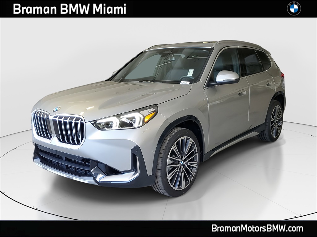 2025 BMW X1 28i's photo