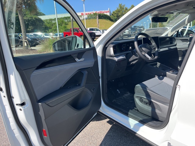 2025 Volkswagen Tiguan SE photo 4