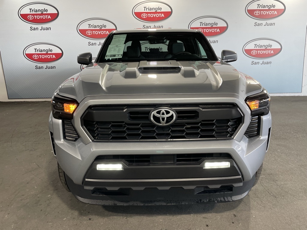 2025 Toyota Tacoma photo 2
