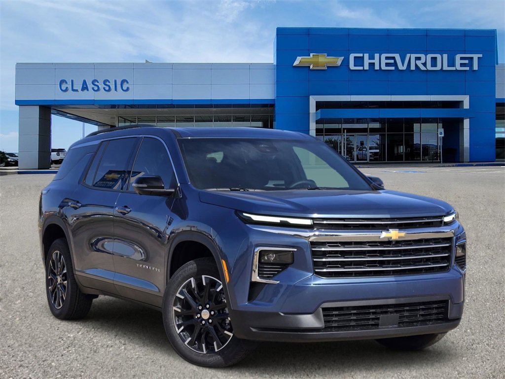 2026 Chevrolet Traverse LT's photo