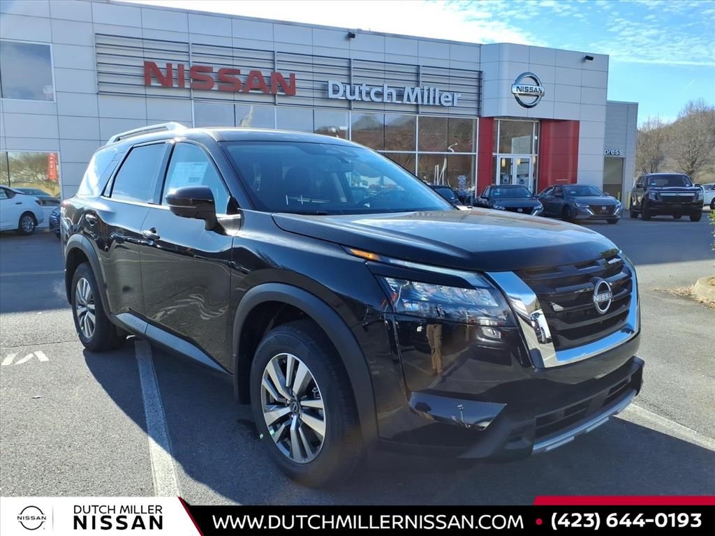 2025 Nissan Pathfinder SL's photo