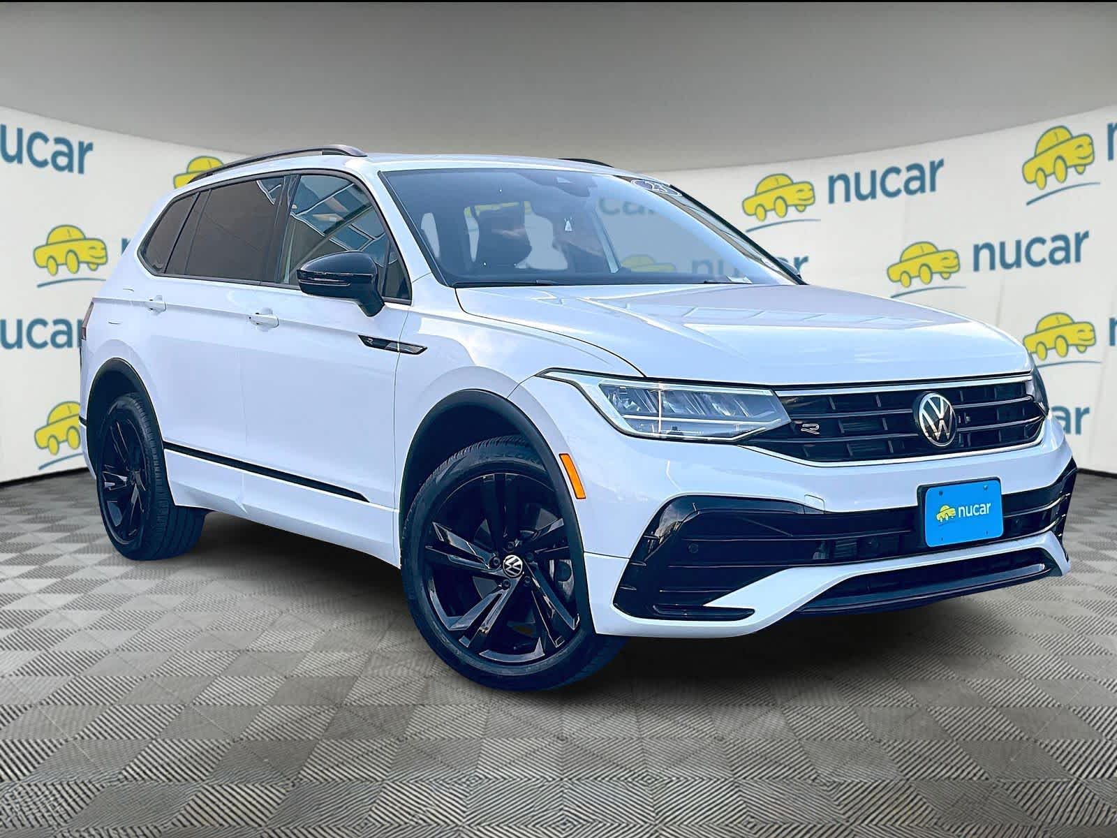 2023 Volkswagen Tiguan SE R-LINE BLACK's photo
