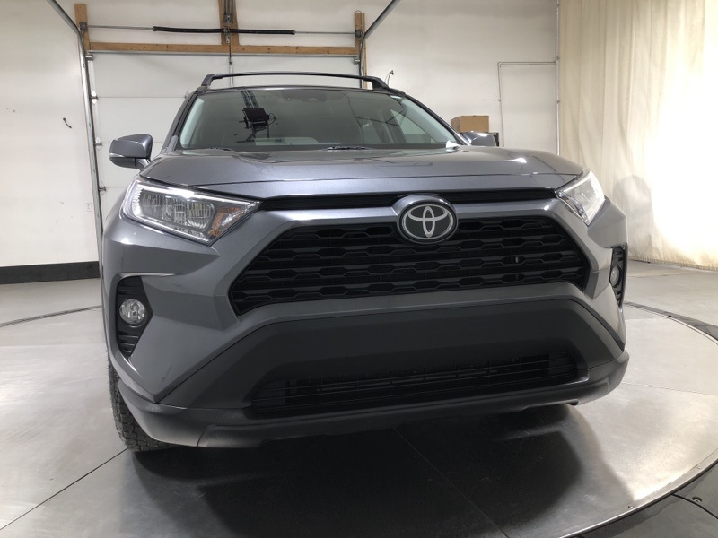 2020 Toyota RAV4 XLE Sport photo 2