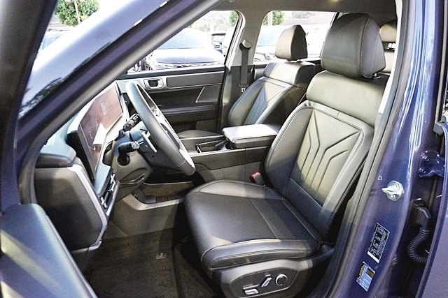 Used 2025 Blue Hyundai SEL image 15