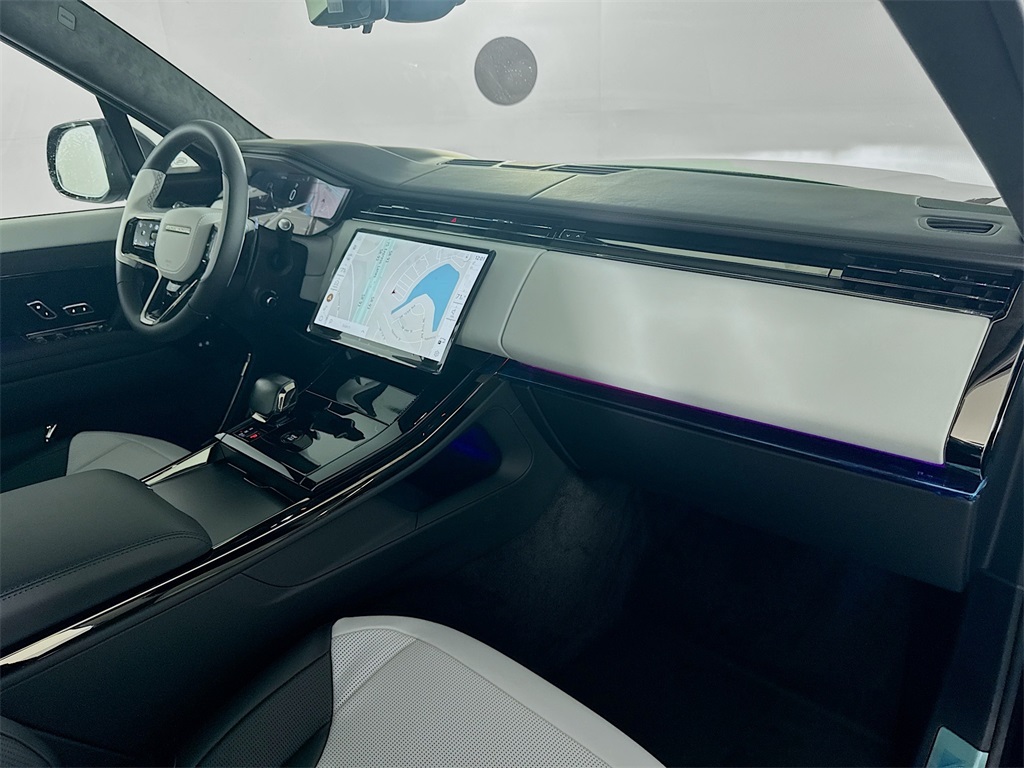 2025 Land Rover Range Rover Sport photo 22