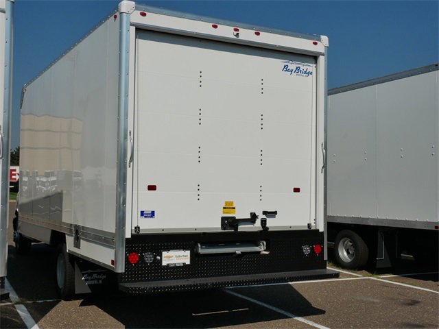 2025 Chevrolet Express Cutaway 3500 photo 4