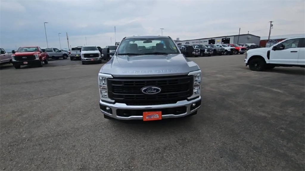 2024 Ford F-350 photo 3