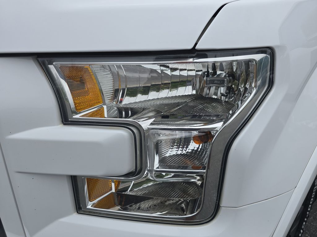2015 Ford F-150 XLT photo 27