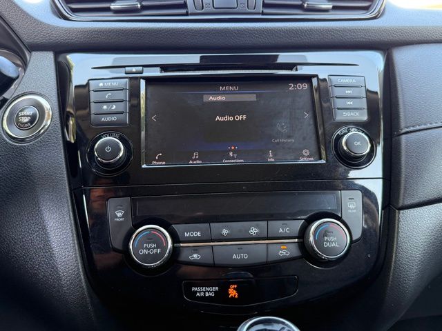 2019 Nissan Rogue SV photo 27