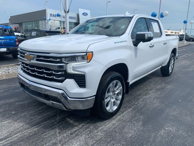 2023 Chevrolet Silverado 1500 LTZ photo 3