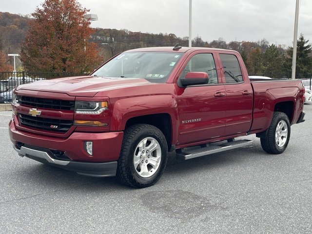 2018 Chevrolet Silverado 1500 LT photo 3