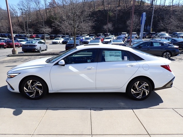 2025 Hyundai Elantra SEL Convenience photo 5