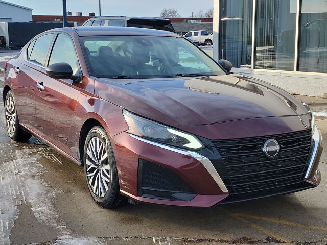 2024 Nissan Altima SV's photo