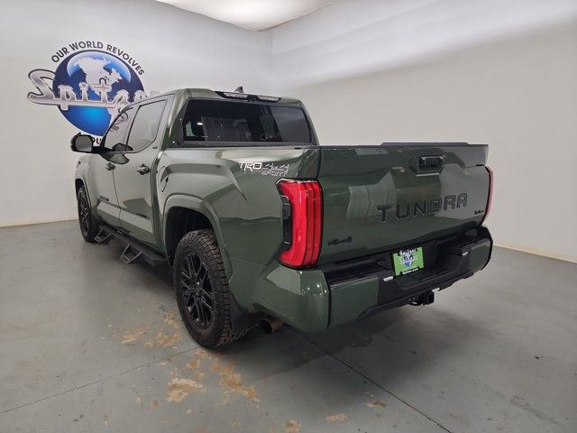2022 Toyota Tundra SR5 CrewMax photo 2