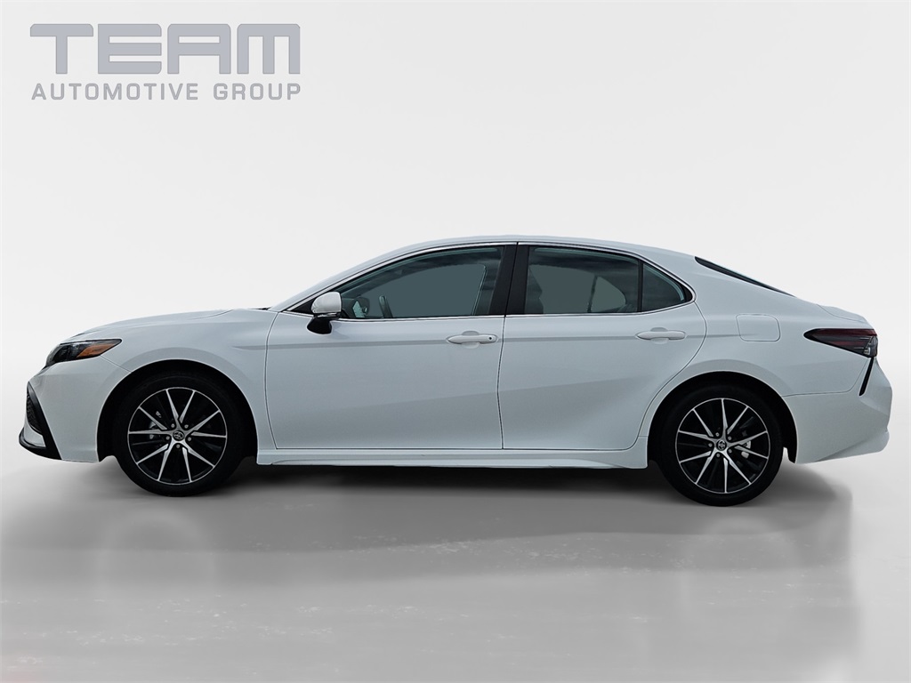 2023 Toyota Camry SE photo 4
