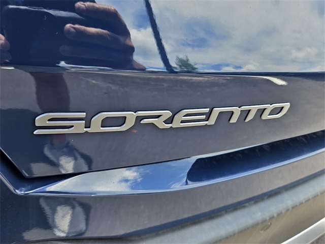 2025 Kia Sorento S photo 8