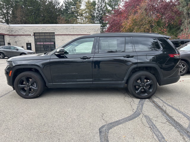 2024 Jeep Grand Cherokee Altitude photo 2