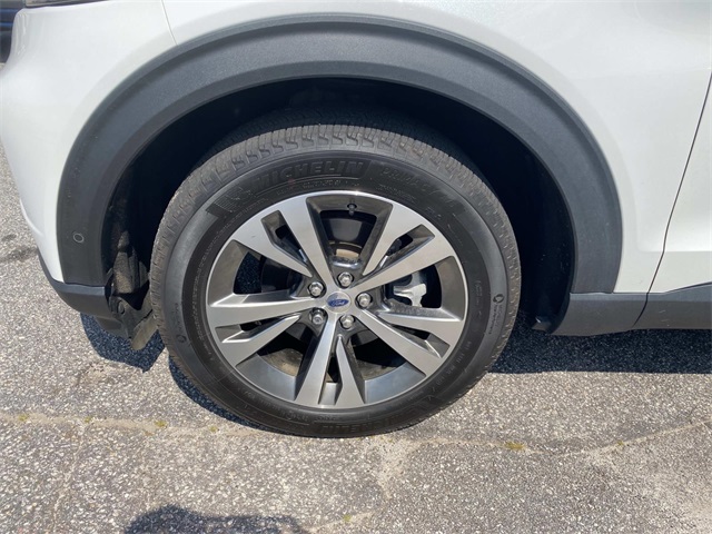 2020 Ford Explorer Platinum photo 4