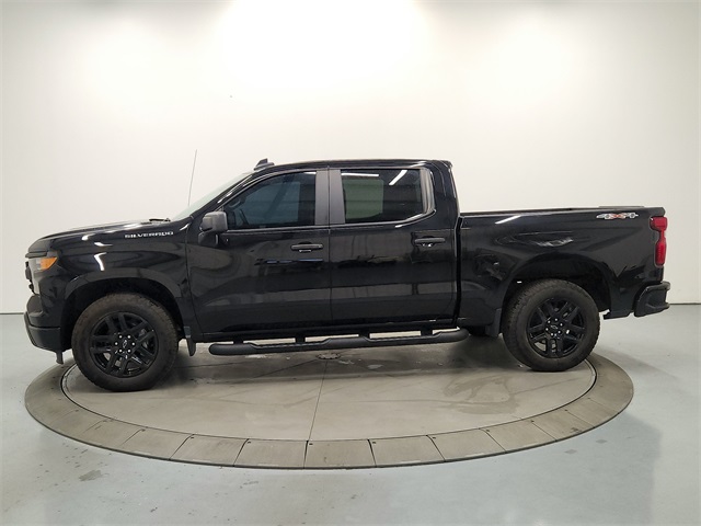 2024 Chevrolet Silverado 1500 Custom photo 2