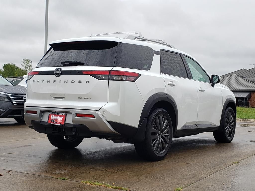 2025 Nissan Pathfinder SL photo 10