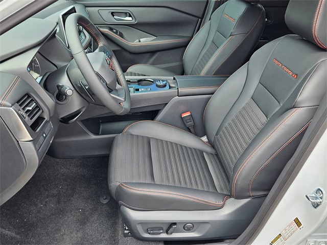2026 Nissan Rogue SV photo 3