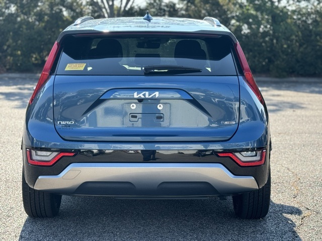2023 Kia Niro SX Touring photo 5