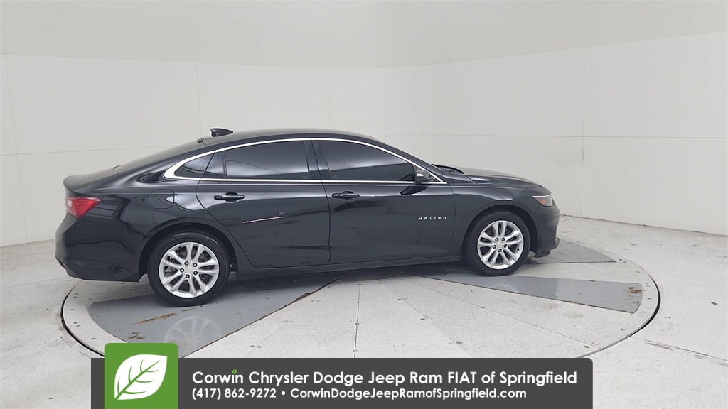 2017 Chevrolet Malibu 1LT photo 15