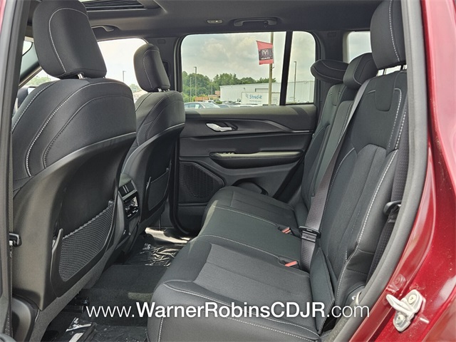 2025 Jeep Grand Cherokee Laredo X photo 6