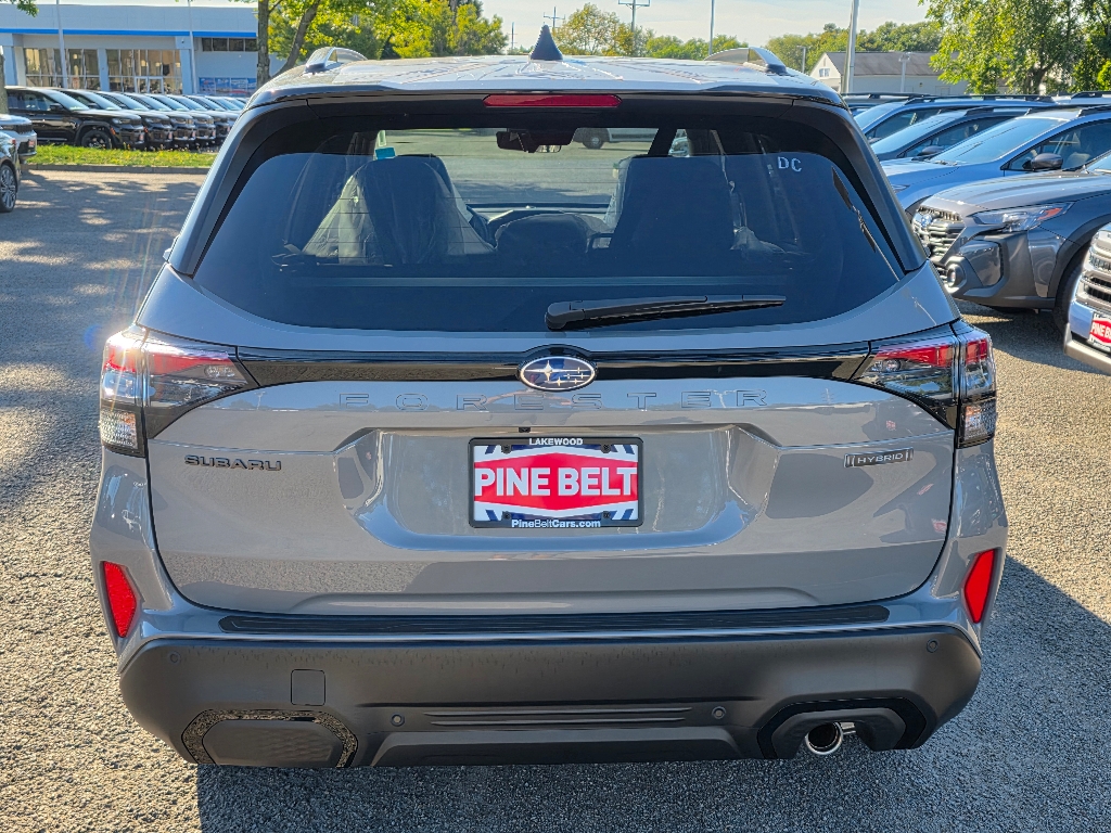 2025 Subaru Forester Touring photo 9