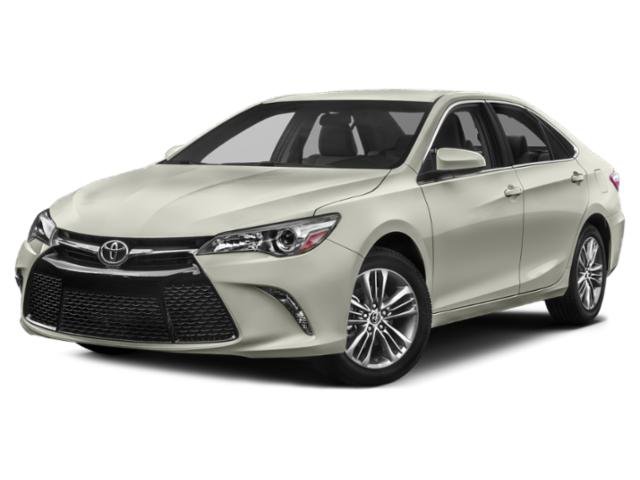 2015 Toyota Camry SE's photo