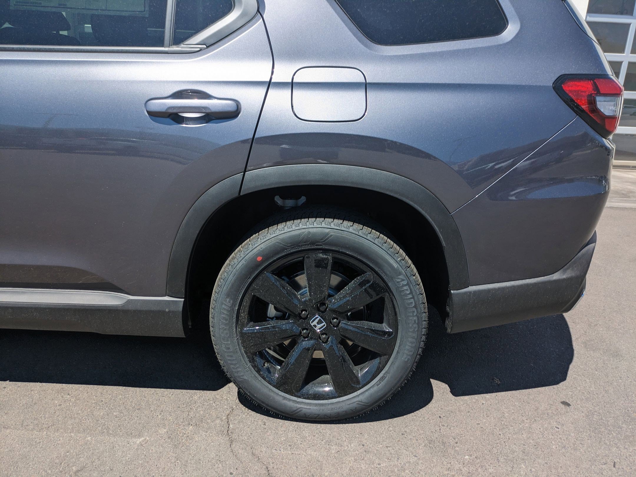 2025 Honda Pilot Black Edition photo 7