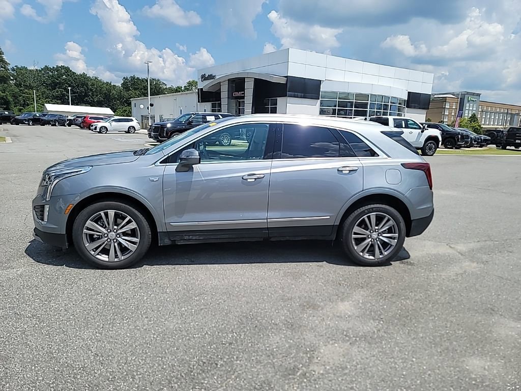 2025 Cadillac XT5 Premium Luxury photo 3