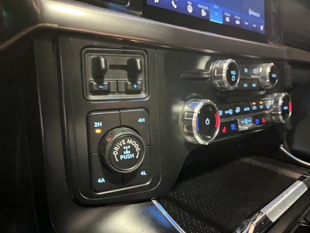 2023 Ford F-150 Raptor photo 22