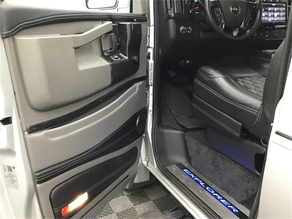 2023 Gmc Savana photo 15