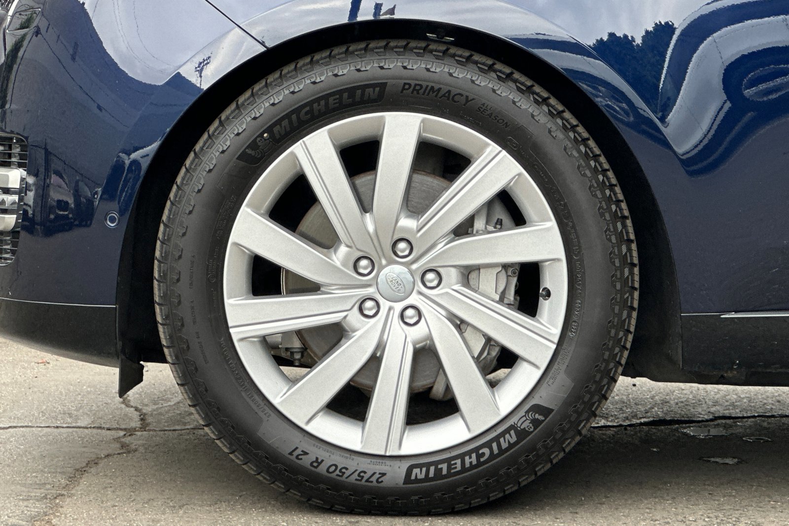 2023 Land Rover Range Rover SE photo 12