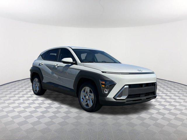 2026 Hyundai Kona SE photo 3