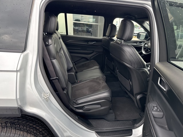 2023 Jeep Grand Cherokee Altitude photo 26