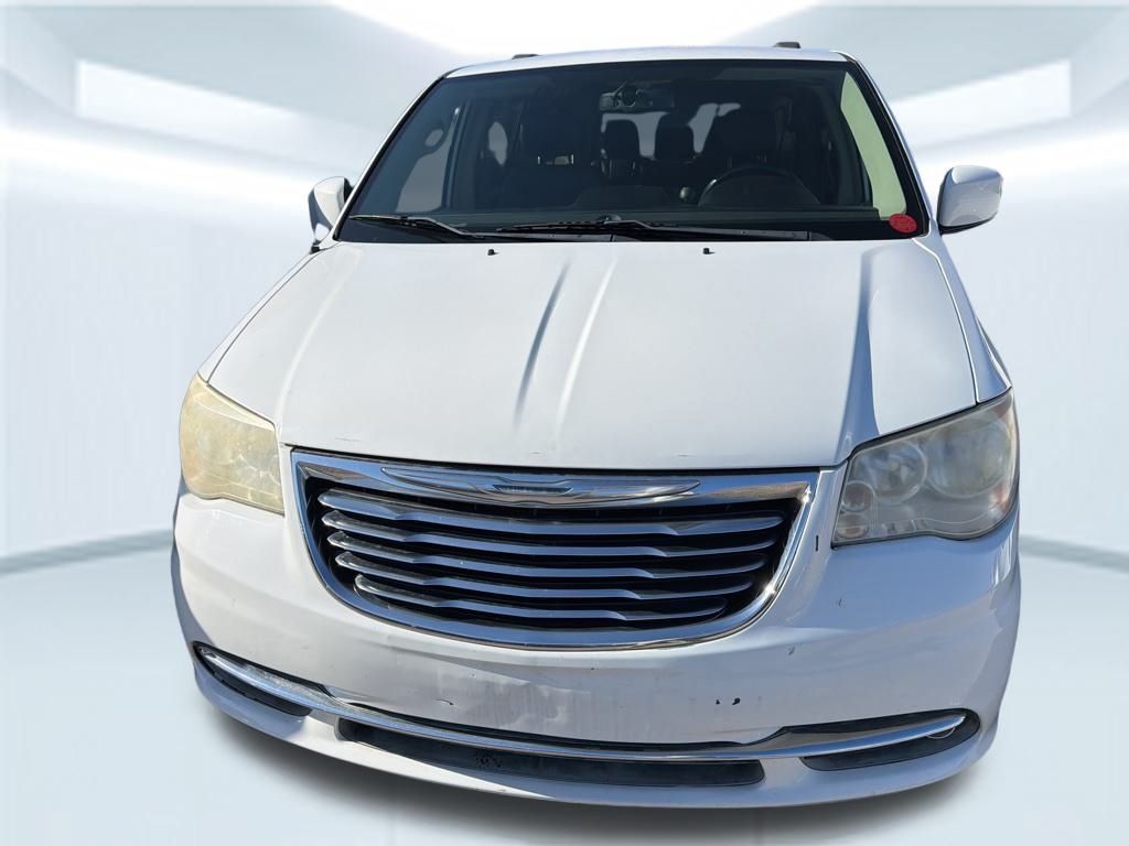 2014 Chrysler Town & Country Touring photo 2
