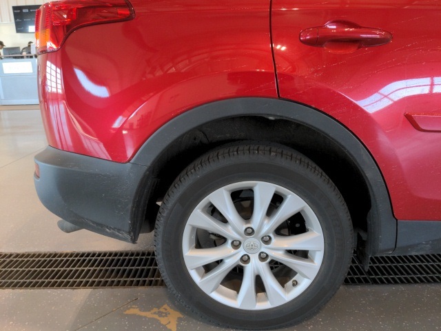2015 Toyota RAV4 Limited photo 10