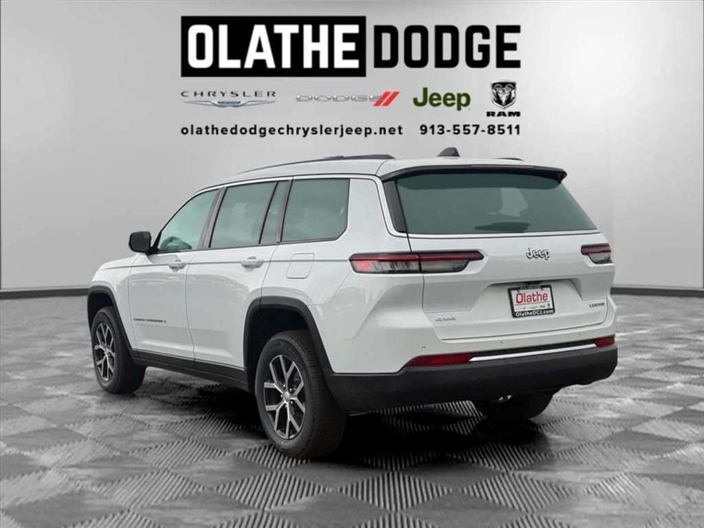 2025 Jeep Grand Cherokee Limited photo 3