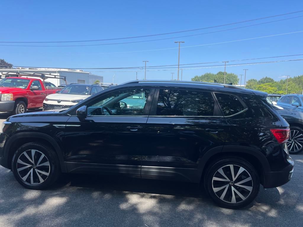 2022 Volkswagen Taos SE photo 4
