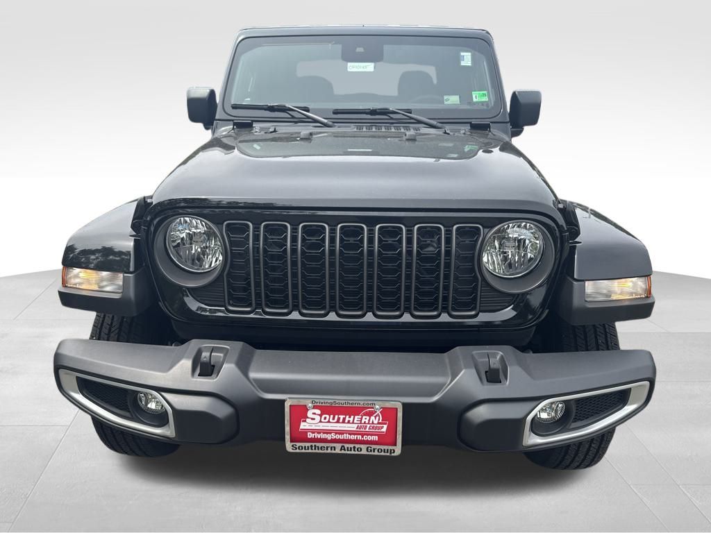 2024 Jeep Gladiator Sport photo 2