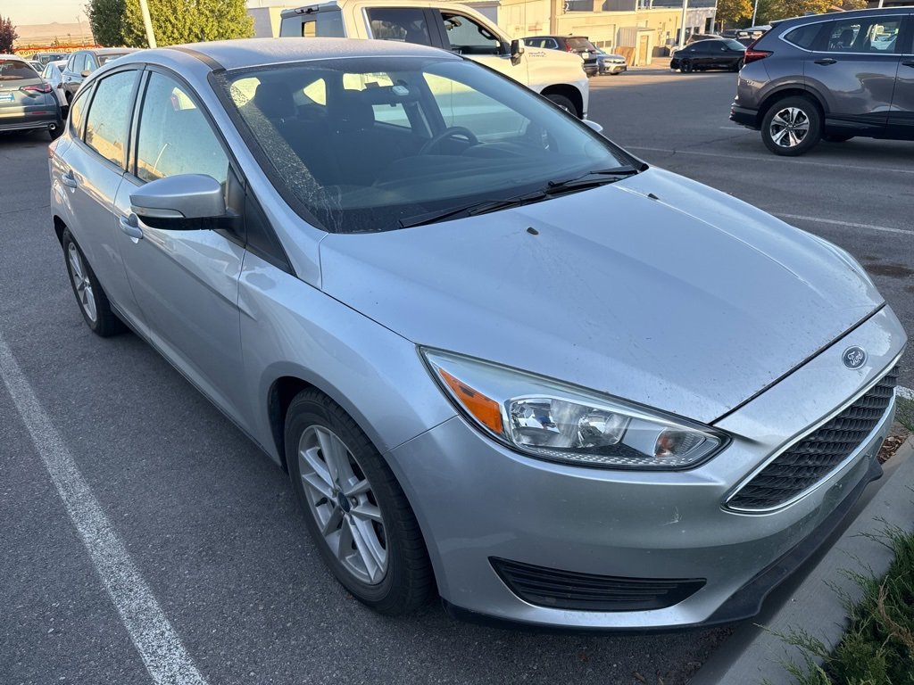 2017 Ford Focus SE photo 2