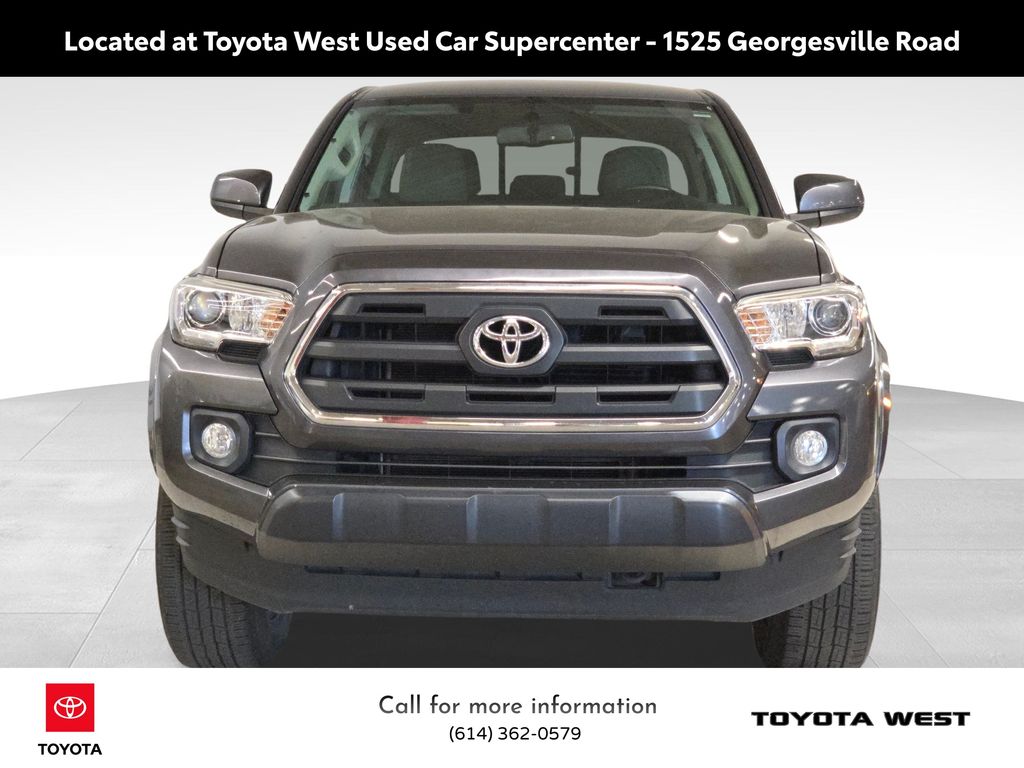 2017 Toyota Tacoma SR5 photo 2