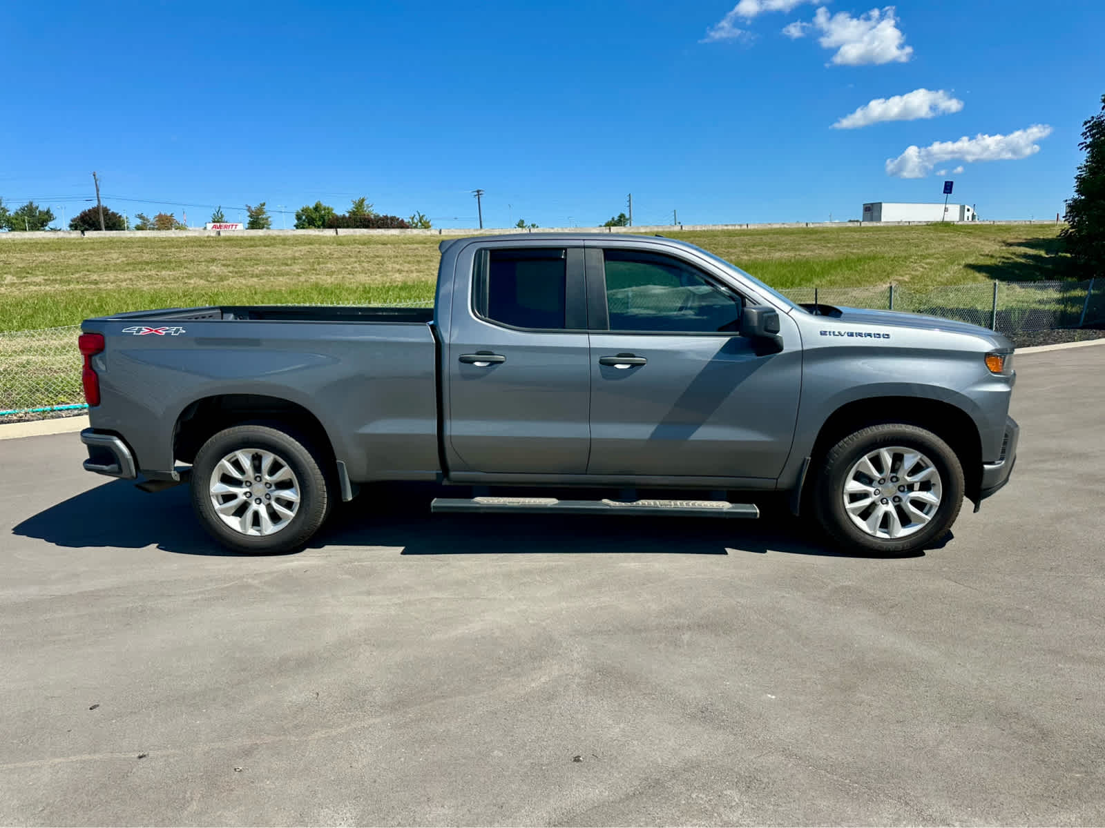 2021 Chevrolet Silverado 1500 Custom photo 4