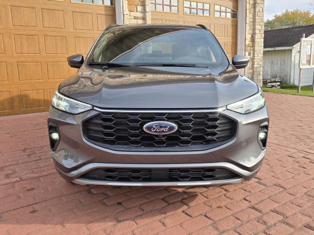 2023 Ford Escape ST-Line photo 4