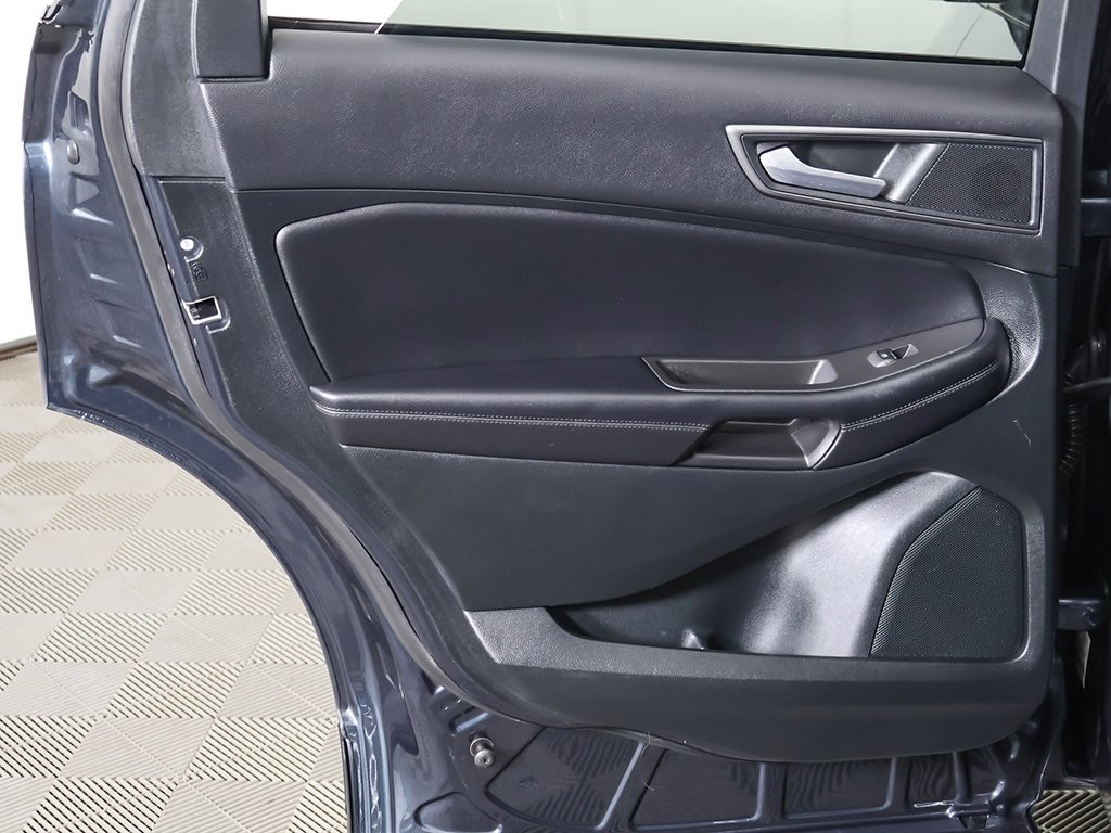 2022 Ford Edge SE photo 21